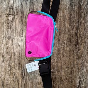 Lululemon everywhere belt bag